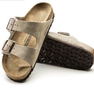 Arizona Suede Birkenstock’s in Taupe